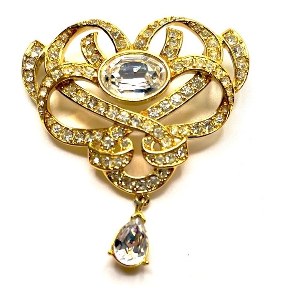 Trifari Jewelry - Trifari Heart Gold Tone Sparkling Rhinestone Ribbon Dangle Signed Brooch Pin